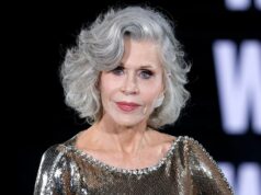 Jane Fonda diz que ‘Nosso trabalho está longe de terminar’ depois que o juiz inviabiliza a tentativa de Trump de financiar a NPR, PBS sede da Rádio Pública Nacional (NPR)