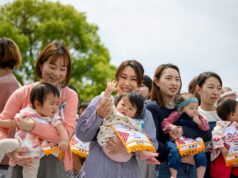 Japão planeja grande mudança no seguro para combater a queda na taxa de natalidade Japão planeja grande mudança no seguro para combater a queda na taxa de natalidade