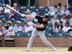 Jarred Kelenic não consegue entrar na escalação do White Sox enquanto a descida difícil continua para o ex-principal candidato Jogador do Chicago White Sox rebatendo durante um jogo contra o Colorado Rockies.