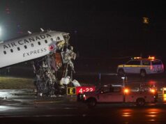 Jato da Air Canada Express atinge veículo terrestre, fechando o aeroporto LaGuardia, em Nova York Yahoo news home