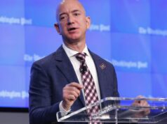 Jeff Bezos se reunirá com líderes do Washington Post após demissões em massa Jeff Bezos