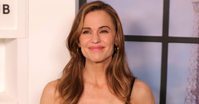 SANTA MONICA, CALIFÓRNIA - 03 DE FEVEREIRO: Jennifer Garner participa do Apple TV Press Day no Barker Hangar em 3 de fevereiro de 2026 em Santa Monica, Califórnia. (Foto de Matt Winkelmeyer/Getty Images)