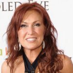 Jo Dee Messina diz que ‘não se reconhecia’ antes de sua transformação para perda de peso
