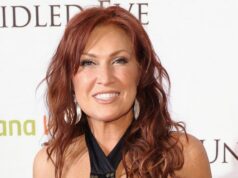 Jo Dee Messina ‘não se reconheceu’ antes da transformação para perda de peso Jo Dee Messina diz que ‘não se reconhecia’ antes de sua transformação para perda de peso