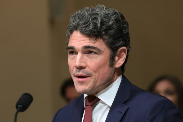 Joe Kent reage à investigação do FBI depois de deixar Joe Kent reage à investigação do FBI depois de deixar o administrador de Trump por causa da guerra no Irã