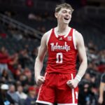 Jogador criticado por filmar companheiros de equipe chorando após a perda do March Madness