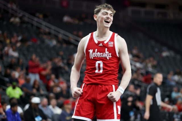 Jogador criticado por filmar companheiros de equipe chorando após a perda do March Madness
