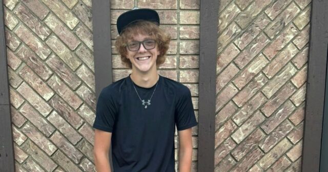 Jogador de beisebol do ensino médio, 15 anos, morre após Bentley Wolfe