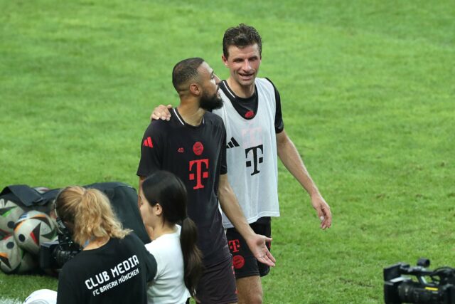 'Jogador lendário': Noussair Mazraoui afirma que dois ex-alvos do Man Utd o impactaram mais do que qualquer estrela atual dos Red Devils
