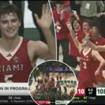 Os jogadores do Miami Ohio jogam o pássaro para os fãs do Ohio Bobcat depois de derrotá-los na prorrogação para encerrar uma temporada regular invicta.