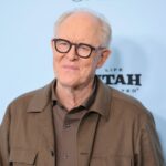 John Lithgow considerou abandonar a série 'Harry Potter' da HBO por causa da reação de JK Rowling: isso aparecerá em 'cada entrevista' pelo 'resto da minha vida'
