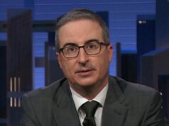 John Oliver cria adesivos gratuitos para encobrir o rosto de Trump no passe para parques nacionais última semana-esta noite-com-john-oliver