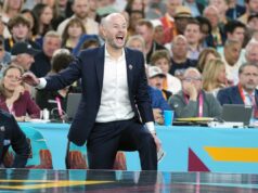 John’s Coach é considerado possível substituto de Luke Murray na UConn UConn assistant coach Luke Murray at NCAA Tournament