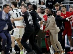 John’s pode enfrentar um rival amargo e brigão no Big East Tournament Jogadores de St. John's e Providence brigam durante a vitória do Red Storm na estrada em 14 de fevereiro de 2026.