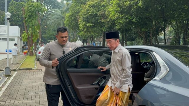 Jokowi Salat Id Bareng Iriana e Kaesang do GBK
