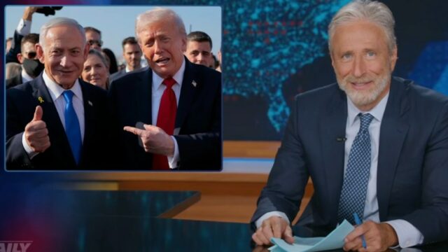 Jon Stewart critica Trump por manter a imprensa no escuro Jon Stewart critica Trump por manter a imprensa no escuro sobre a guerra no Irã: 'Nossas bombas agora são mais inteligentes que nosso presidente'