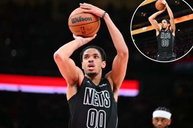 Josh Minott arremessa um lance livre durante sua noite de 24 pontos na derrota do Nets para o Hawks em 12 de março de 2026.