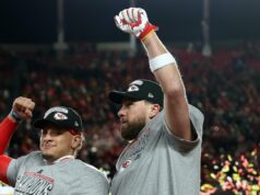Juiz decide sobre fechamento do restaurante de Travis Kelce e Patrick Mahomes GettyImages-1535512717-Kelce-Mahomes.jpg