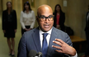 Juiz multa defensor público de São Francisco após considerá-lo por desacato por recusar novos casos Yahoo news home