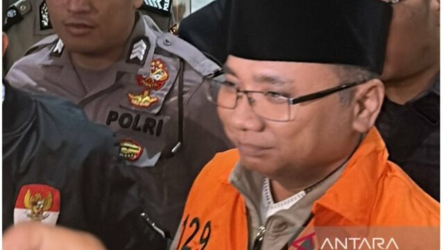 KPK Tahan Eks Menag Yaqut hingga 31 Março 2026

