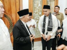 Kaesang “Ngecharge Batin” ao vir para Ponpes Amanatul Ummah em Mojokerto Kaesang "Ngecharge Batin" ao vir para Ponpes Amanatul Ummah em Mojokerto