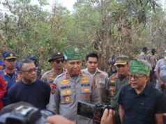 Kapolda Riau Turun Langsung ke Lokasi Karhutla de Dumai Bareng Rocky Gerung Kapolda Riau Turun Langsung ke Lokasi Karhutla de Dumai Bareng Rocky Gerung