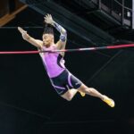 Karalis sobe para segundo atrás de Duplantis na lista do salto com vara