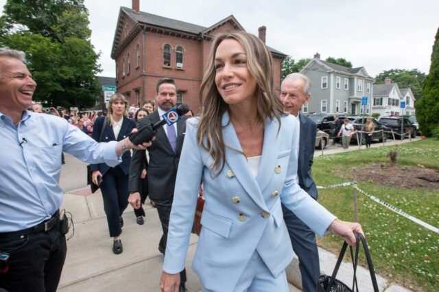 Karen Read afirma que o advogado da família do namorado Karen Read afirma que o advogado da família do namorado policial morto 'fabricou' sua reação à apreensão do telefone