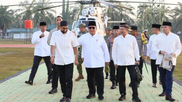 Kasatgas PRR Dampingi Presidente Prabowo Rayakan Idulfitri Bersama Masyarakat em Aceh Tamiang
