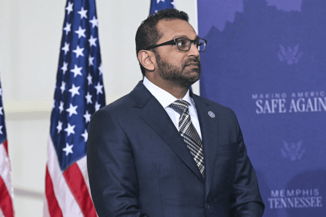 Kash Patel publica gráfico on-line, a Internet revela uma coisa que ele ignorou
