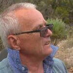 Um canoísta foi encontrado vivo depois de passar a noite desaparecido na costa sul da Austrália. ﻿Goran Radic, de 73 anos, não conseguiu retornar de uma viagem de pesca de caranguejo em Middle Beach, ao norte de Adelaide, na noite passada.