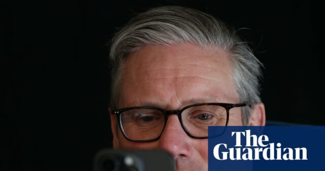Keir Starmer diz que o Reino Unido ‘terá que agir’ para restringir recursos das mídias sociais
