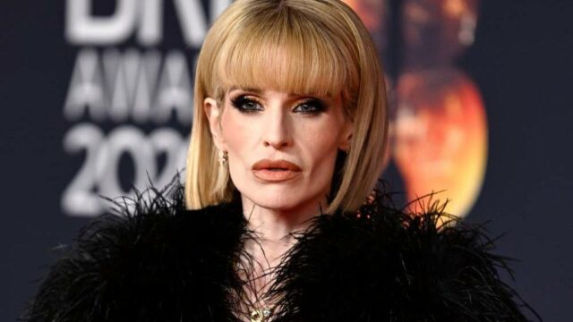 Kelly Osbourne critica a 'crueldade' dos críticos que envergonham o Kelly Osbourne critica a 'crueldade' dos críticos que envergonham o corpo: 'Estou passando pelo momento mais difícil da minha vida' após a morte do padre Ozzy