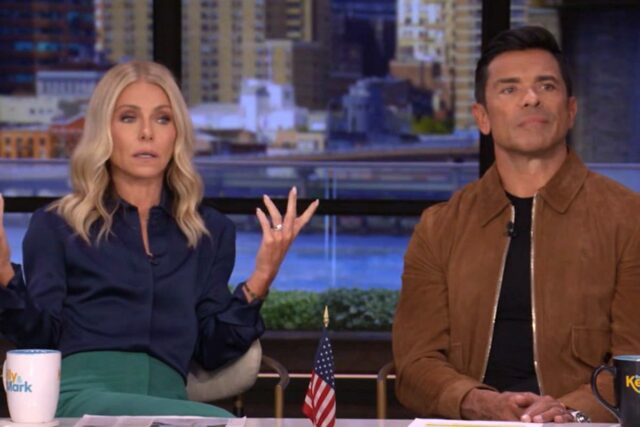 Kelly Ripa pega de surpresa quando “música pornô” começa a tocar no ‘Live’
