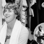 Ken Clay sorrindo no vestiário após a vitória dos Yankees.