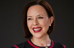 Kennedy Center perde o diretor da Orquestra Sinfônica Nacional para um grande centro de apresentações de Los Angeles Kennedy Center perde o diretor da Orquestra Sinfônica Nacional para um grande centro de apresentações de Los Angeles