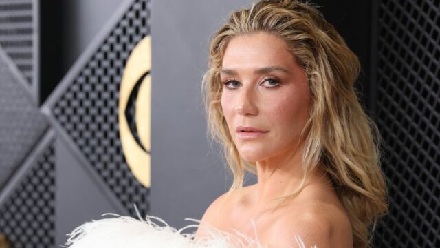Kesha critica a Casa Branca por usar sua música ‘Blow’ em vídeo que ‘Makes Light of War’: ‘Disgusting and Inhumane’
