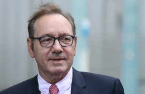 Kevin Spacey testemunha no julgamento de ‘House of Cards’, desafia o diagnóstico médico em relação ao comportamento ‘sexualmente compulsivo’ Kevin Spacey participa do Filming Italy Venice Award durante o 82º Festival Internacional de Cinema de Veneza em 31 de agosto de 2025 em Veneza, Itália