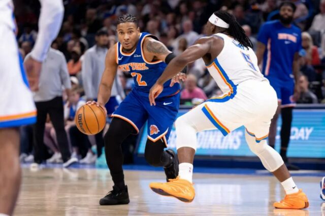 Knicks recebem notícias otimistas de Miles McBride após o último Miles McBride #2 do New York Knicks traz a bola para a quadra em torno de Luguentz Dort #5 do Oklahoma City Thunder durante o segundo tempo no Paycom Center em 29 de março de 2026 em Oklahoma City, Oklahoma.