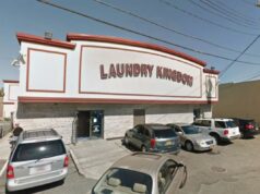 LI, criança de 4 anos resgatada após ser sequestrada debaixo do nariz da mãe na lavanderia Laundry Kingdom em 138 East Main St. em Patchogue Long Island visto na rua.