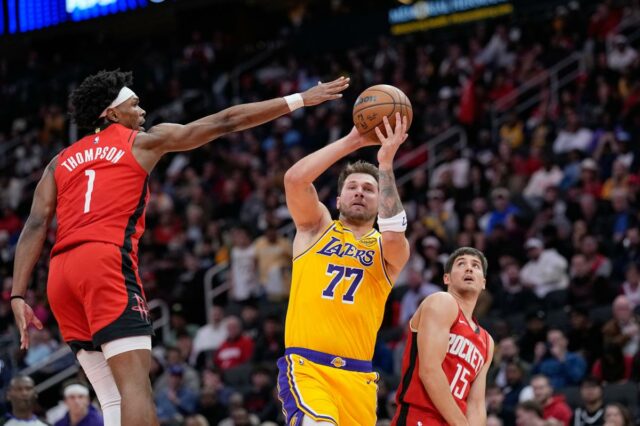 Lakers aumenta sequência de vitórias para seis jogos com vitória sobre Rockets
