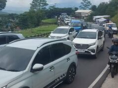 Lalu Lintas Puncak Padat saat Arus Balik Mudik Sejak H+3 Lebaran Lalu Lintas Puncak Padat saat Arus Balik Mudik Sejak H+3 Lebaran