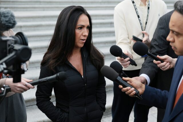 Lauren Boebert ataca o potencial de US$ 200 bilhões para a guerra no Irã
