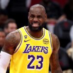LeBron James, do Lakers, trata de lesão após Hard Foul contra Rockets
