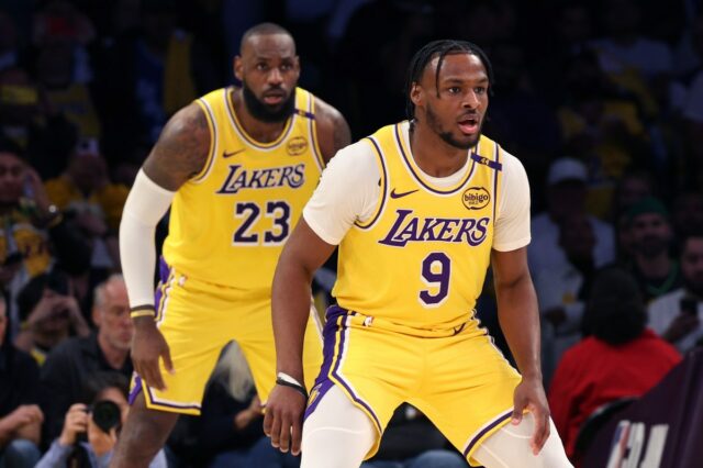 LeBron James e Bronny James do Lakers fazem mais história LeBron James e Bronny James do Lakers fazem mais história na NBA contra os Nets