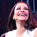 Uma foto antiga de Lea Michele que ela guarda em seu camarim.