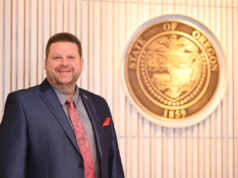 Legislador republicano do Oregon concorrendo para destituir Merkley na corrida para o Senado dos EUA Yahoo news home