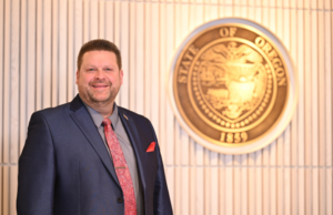 Legislador republicano do Oregon concorrendo para destituir Merkley na corrida para o Senado dos EUA Yahoo news home