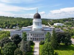 Legislatura do Maine aprova projeto de lei que proíbe cassinos de sorteios online Uma vista externa da Maine State House.