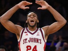 Lendas de St. John: ‘No brainer’ de Zuba Ejiofor será um bom profissional da NBA Zuby Ejiofor comemora no final da vitória do St. John's 72-52 Big East que conquistou o título sobre UConn em 14 de março de 2026 no Garden.